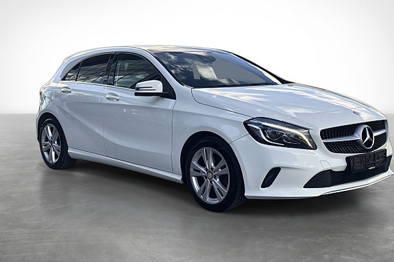 Mercedes-Benz A180 3 of 5