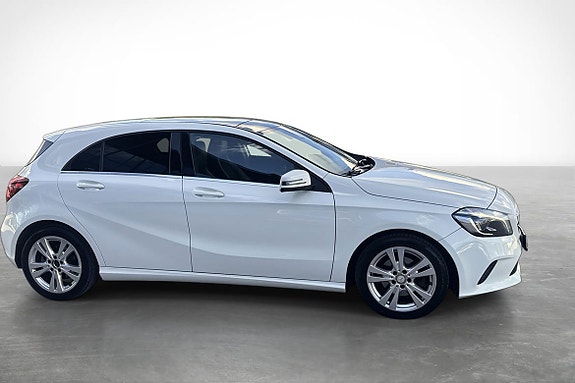 Mercedes-Benz A180 4 of 5