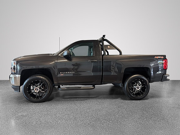Chevrolet Silverado 5 of 5