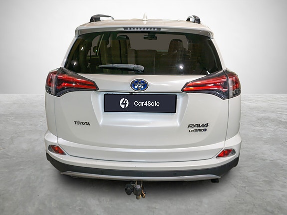 Toyota RAV4 4 of 5