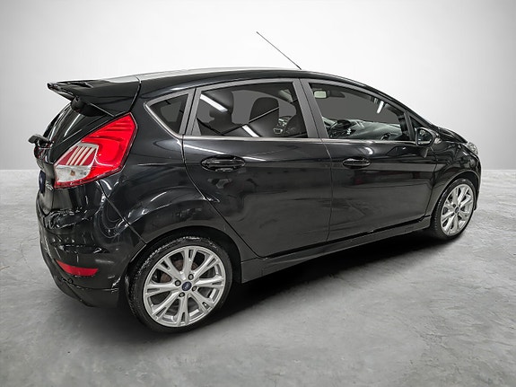 Ford Fiesta 4 of 5