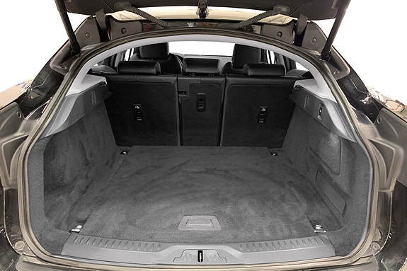 Jaguar I-PACE 15 of 17