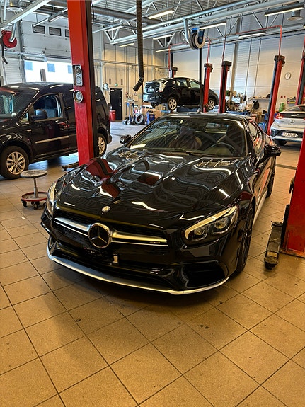 Mercedes-Benz SL63 3 of 5