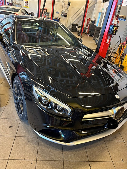 Mercedes-Benz SL63 4 of 5