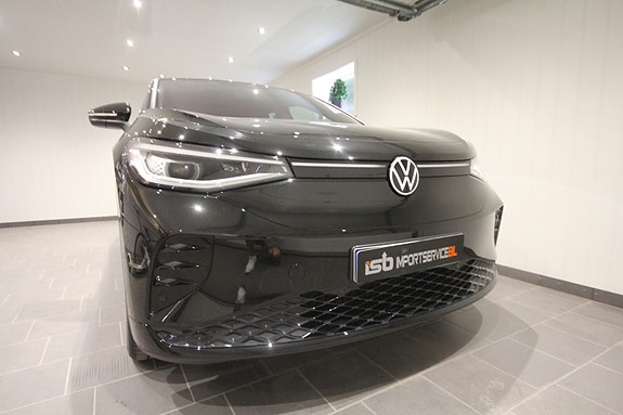 Volkswagen ID.4 GTX 3 of 5
