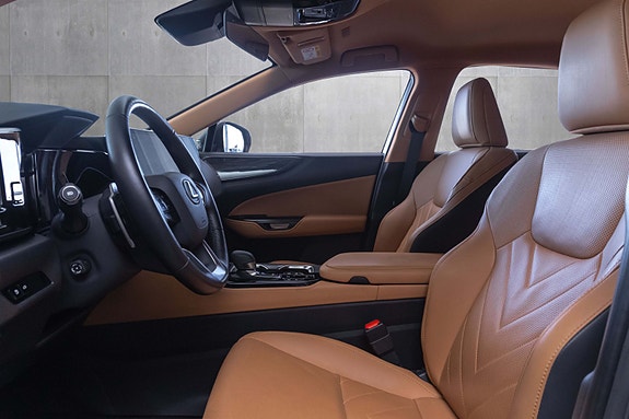 Lexus NX450h 22 of 30