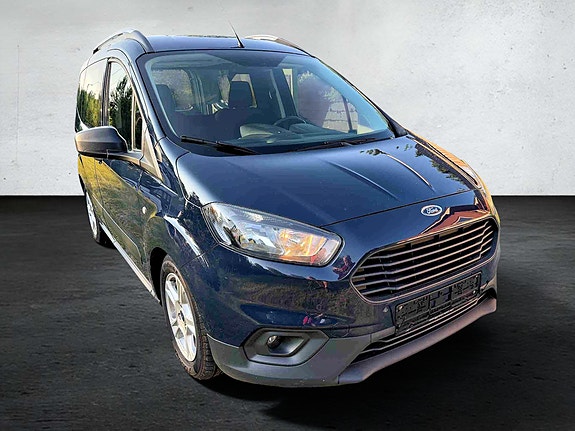 Ford Transit Courier 5 of 5