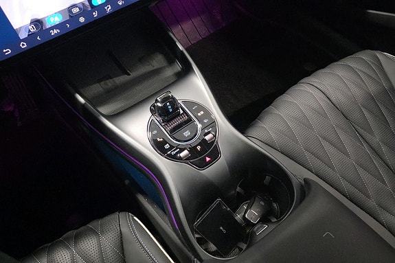 BYD Seal 11 of 15