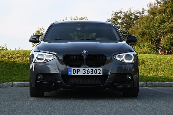 BMW 116d 2 of 5