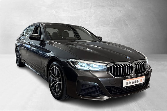 BMW 530e 4 of 5
