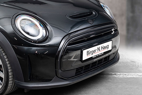MINI Cooper SE 5 of 5