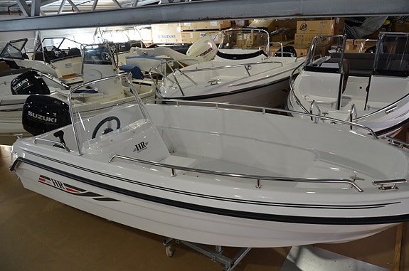 2027 HR 460 Fishing m/Suzuki DF40ATL 2 of 5