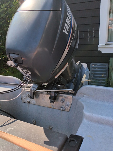 Pioner 15 med sprekk i skrog. Selges med motor og henger 4 of 5