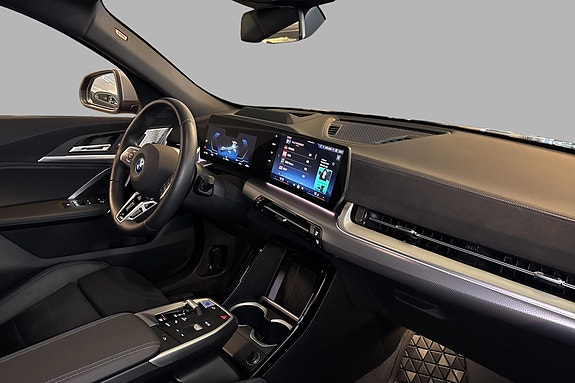 BMW iX2 14 of 30