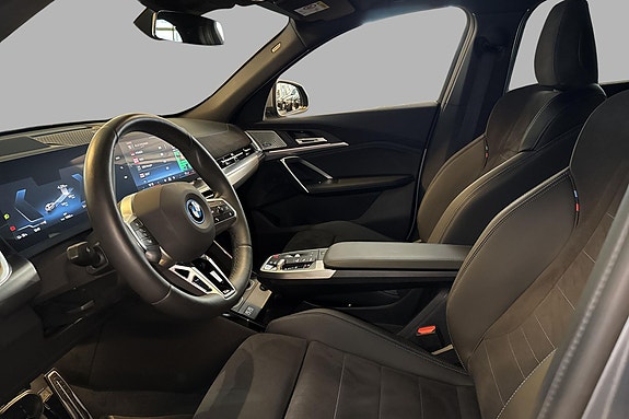 BMW iX2 10 of 30