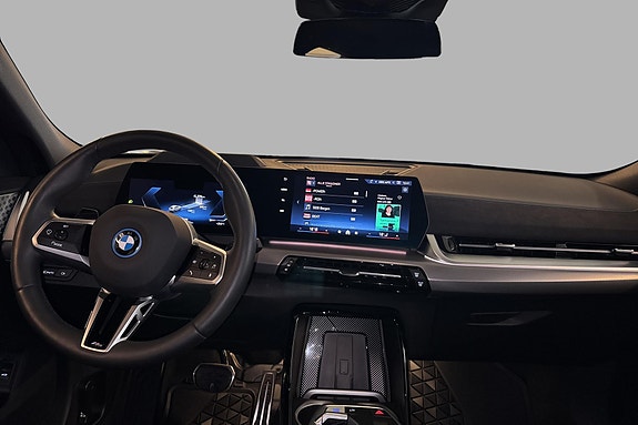 BMW iX2 12 of 30