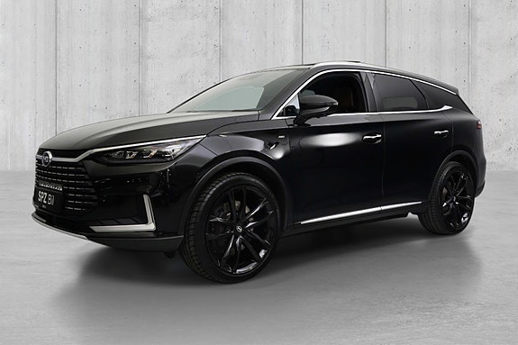 BYD Tang 2 of 5