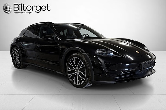Porsche Taycan Cross Turismo 3 of 5