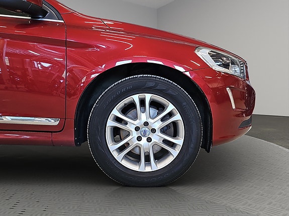 Volvo XC60 2 of 30