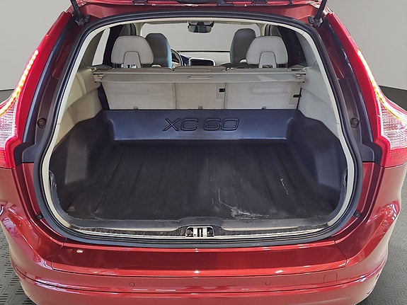 Volvo XC60 10 of 30