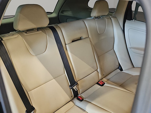 Volvo XC60 17 of 30