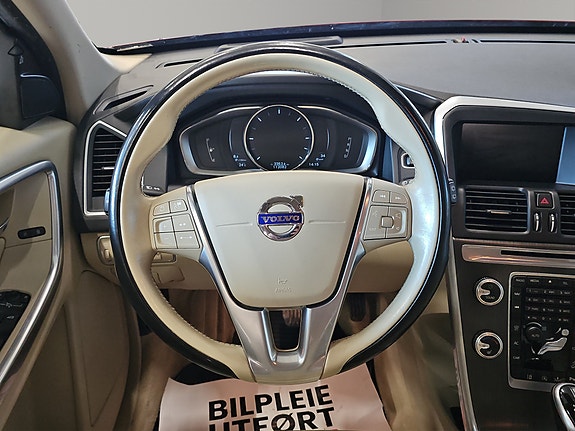 Volvo XC60 22 of 30