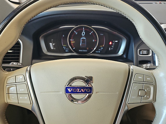 Volvo XC60 23 of 30