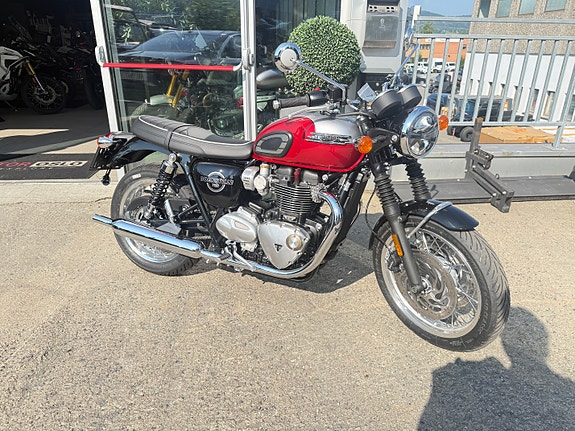 Triumph Bonneville T120 3 of 5