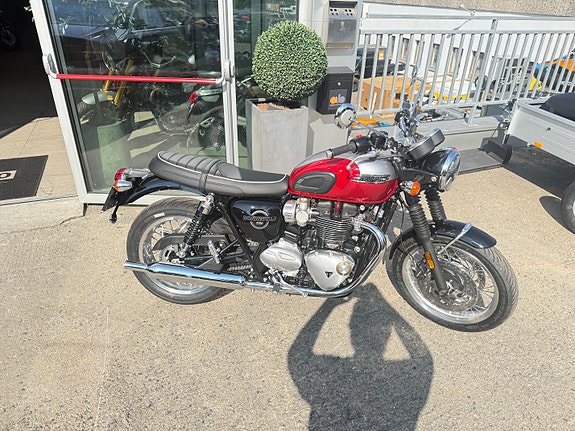 Triumph Bonneville T120 4 of 5