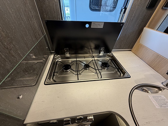 Hymer B-ML-I 790 170 HK Automat – Alde – 320 AH Litium - 3X95 Watt solcelle - Iverter 1800W - Elektrisk markise - 12 of 23