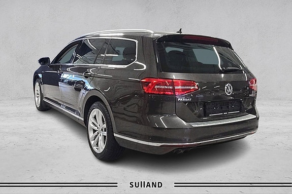 Volkswagen Passat 3 of 5