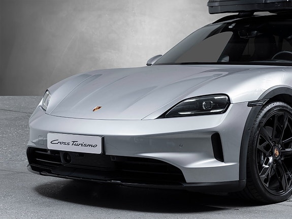 Porsche Taycan Cross Turismo 2 of 5