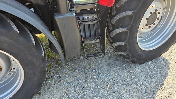CASE IH Farmall 115U Pro 27 of 30