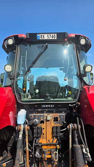 CASE IH Farmall 115U Pro 14 of 30