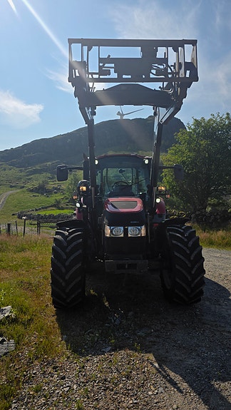 CASE IH Farmall 115U Pro 9 of 30