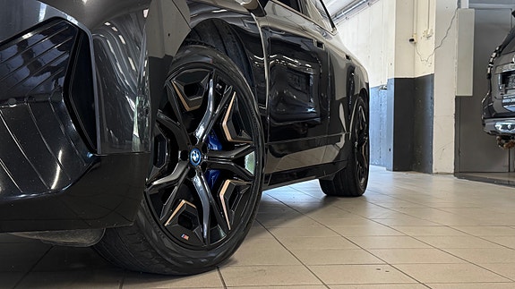 BMW iX 3 of 5