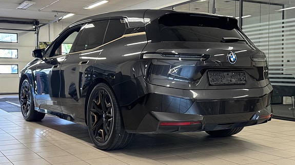 BMW iX 5 of 5