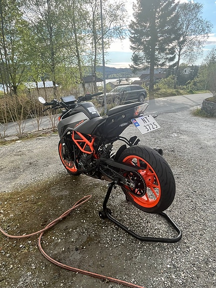 KTM 390 Duke 4 of 5