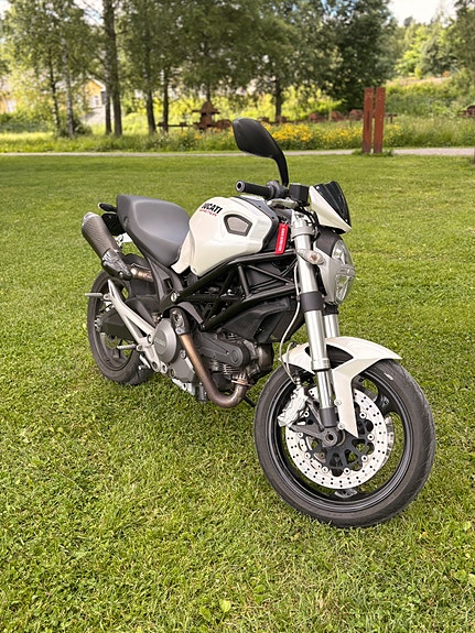 Ducati Monster 696 6 of 7