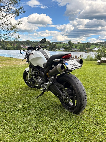 Ducati Monster 696 2 of 7