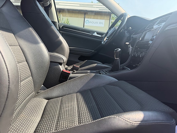 Volkswagen Golf VII 12 of 19