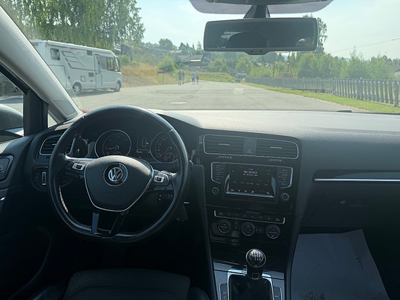 Volkswagen Golf VII 15 of 19