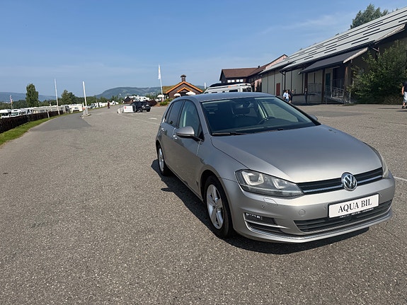 Volkswagen Golf VII 2 of 19