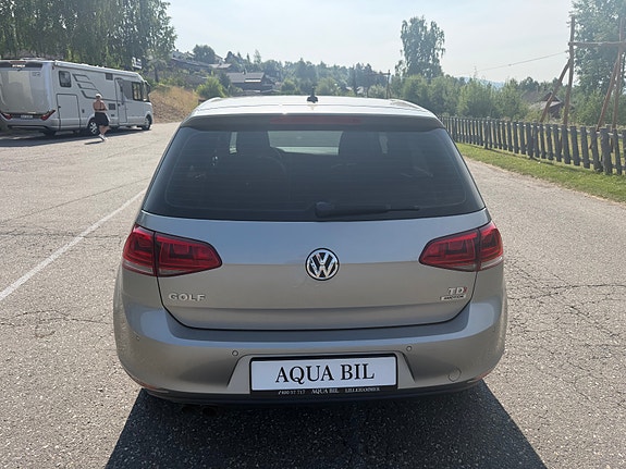Volkswagen Golf VII 8 of 19