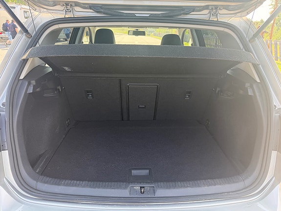 Volkswagen Golf VII 9 of 19