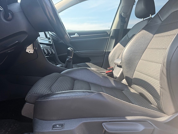 Volkswagen Golf VII 13 of 19