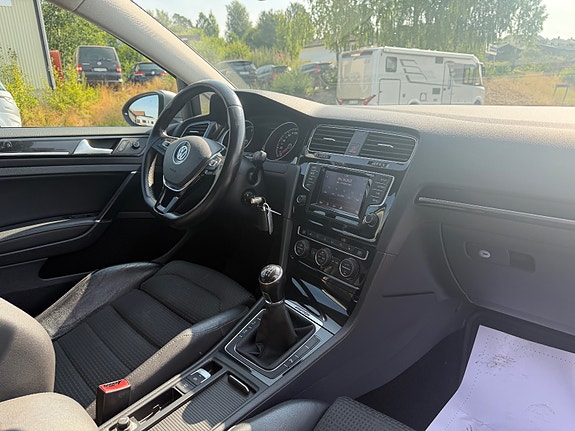 Volkswagen Golf VII 14 of 19