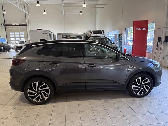 Opel Grandland X 2 of 5