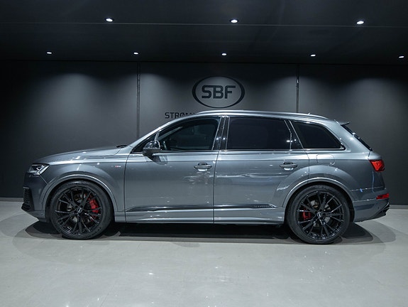 Audi Q7 2 of 5