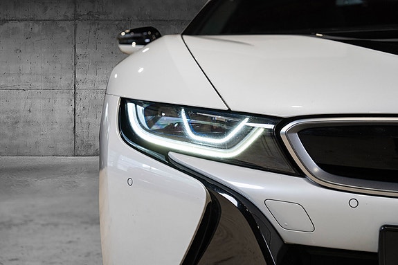 BMW i8 5 of 5
